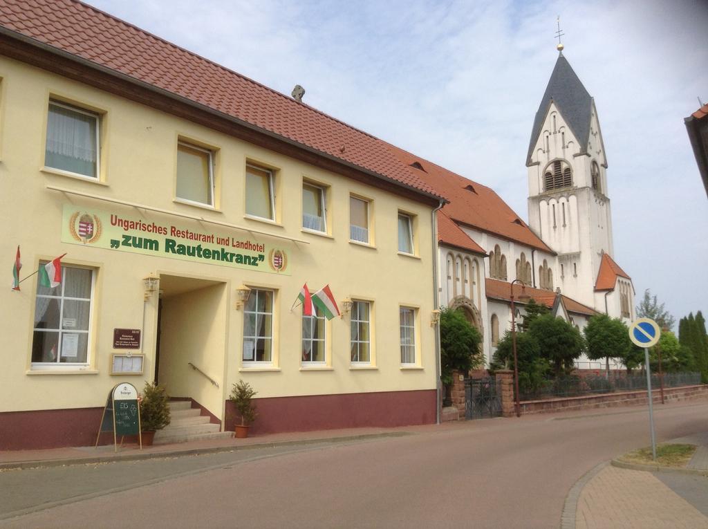 Landhotel Zum Rautenkranz Helbra Exterior foto